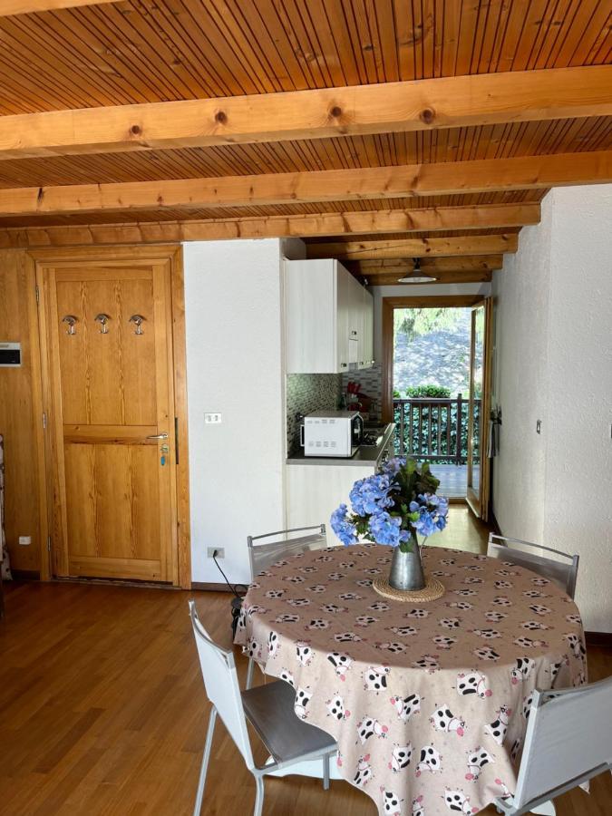 Chalet Blanc "Le Flocon" Courmayeur Exterior photo