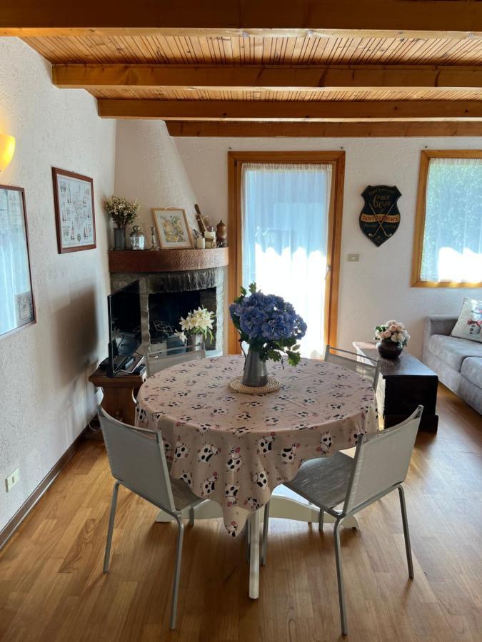 Chalet Blanc "Le Flocon" Courmayeur Exterior photo