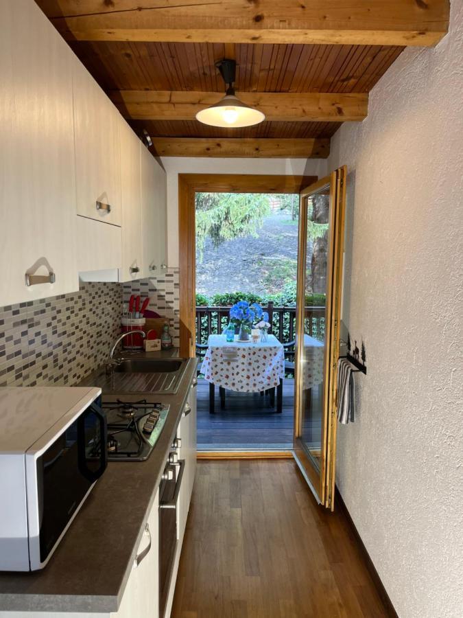 Chalet Blanc "Le Flocon" Courmayeur Exterior photo